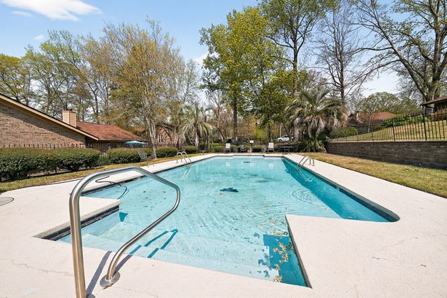 4200 Bridgecrest Drive, Phenix City, AL 36867