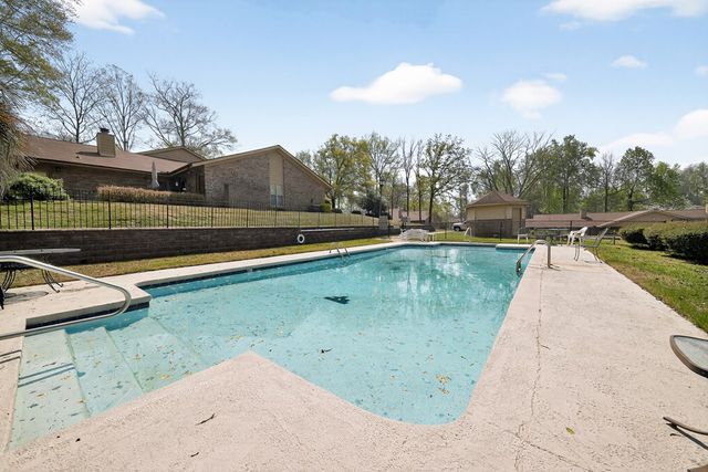 4200 Bridgecrest Drive, Phenix City, AL 36867