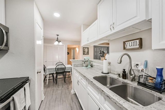 2121 Hepburn Street 612, Houston, TX 77054