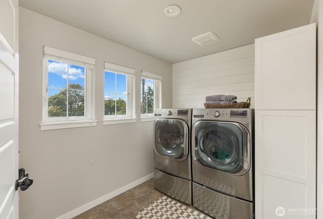 2209 Crystal Springs Road W, University Place, WA 98466