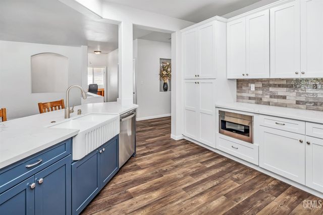 2016 Snowdrop Drive, Bakersfield, CA 93311