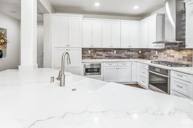 2016 Snowdrop Drive, Bakersfield, CA 93311