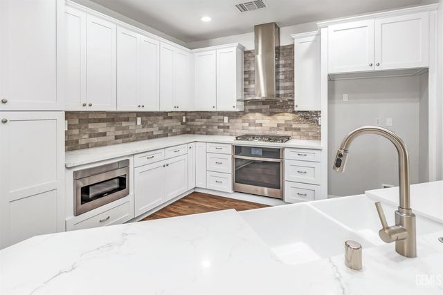 2016 Snowdrop Drive, Bakersfield, CA 93311