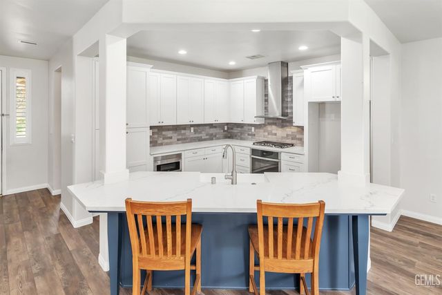 2016 Snowdrop Drive, Bakersfield, CA 93311