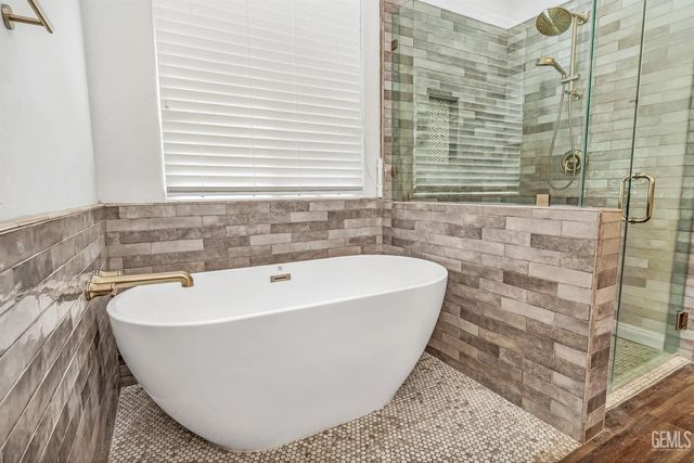 2016 Snowdrop Drive, Bakersfield, CA 93311