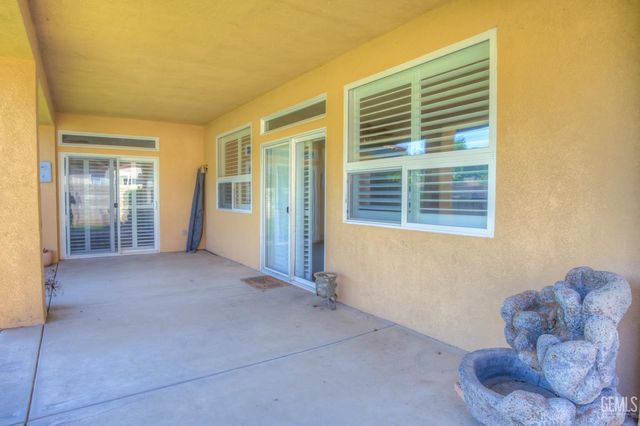 2016 Snowdrop Drive, Bakersfield, CA 93311