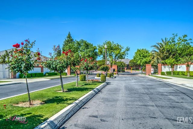 2016 Snowdrop Drive, Bakersfield, CA 93311