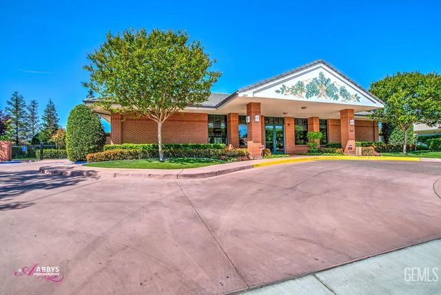 2016 Snowdrop Drive, Bakersfield, CA 93311