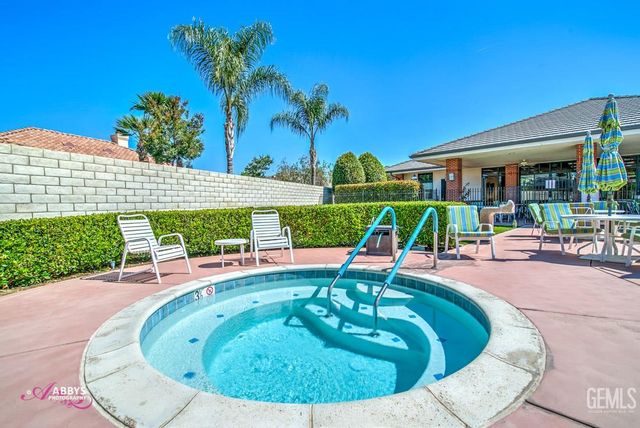 2016 Snowdrop Drive, Bakersfield, CA 93311