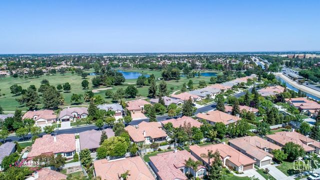 2016 Snowdrop Drive, Bakersfield, CA 93311