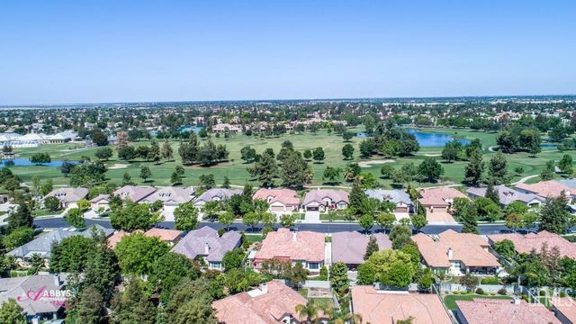 2016 Snowdrop Drive, Bakersfield, CA 93311