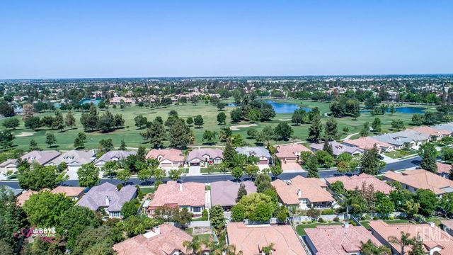 2016 Snowdrop Drive, Bakersfield, CA 93311