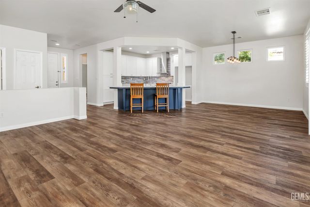 2016 Snowdrop Drive, Bakersfield, CA 93311