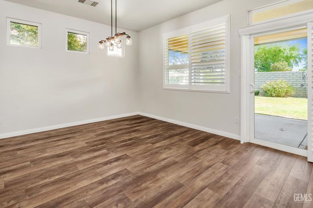 2016 Snowdrop Drive, Bakersfield, CA 93311