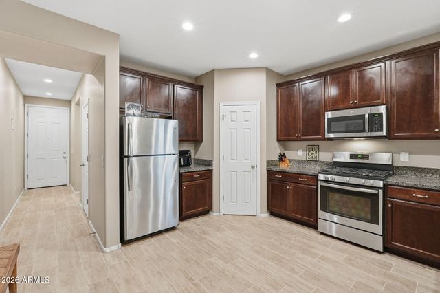 8507 W Flynn Lane, Glendale, AZ 85305