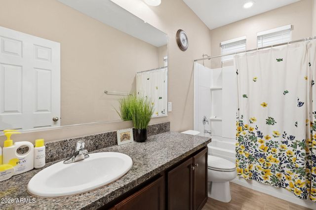 8507 W Flynn Lane, Glendale, AZ 85305