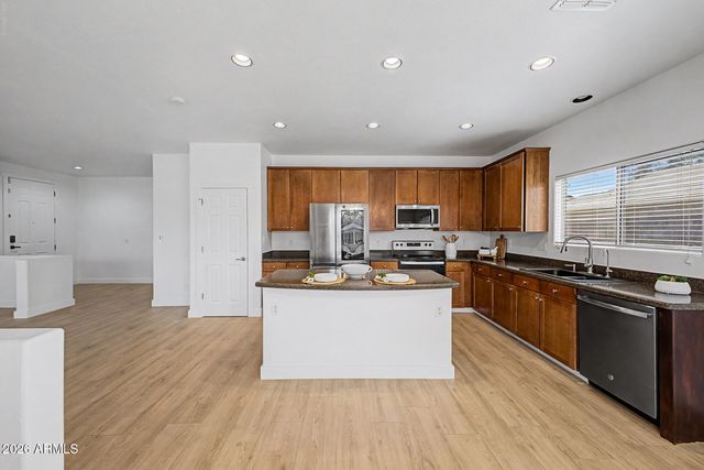 25534 W BURGESS Lane, Buckeye, AZ 85326