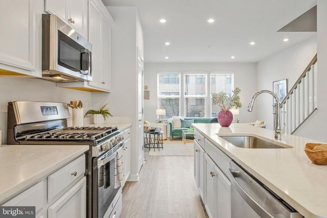 2510 EMERALD BRANCH DR, Hyattsville, MD 20782