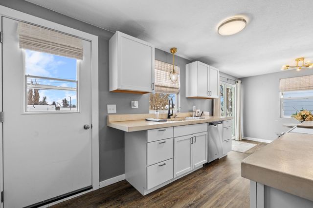 1908 9th Ave W, Williston, ND 58801