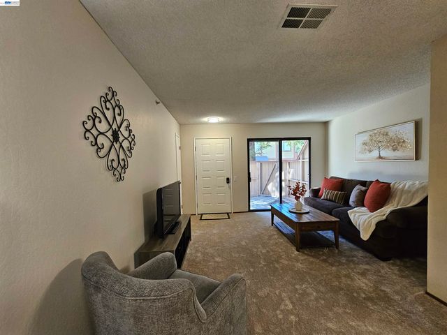 247 E Warren Cmn, Fremont, CA 94539