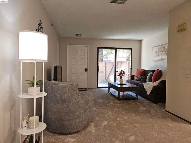 247 E Warren Cmn, Fremont, CA 94539