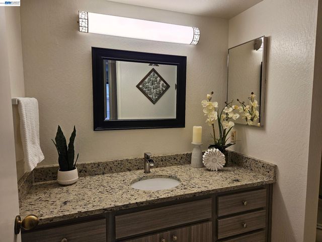 247 E Warren Cmn, Fremont, CA 94539