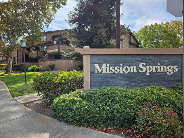 247 E Warren Cmn, Fremont, CA 94539