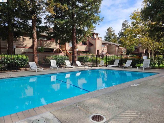 247 E Warren Cmn, Fremont, CA 94539