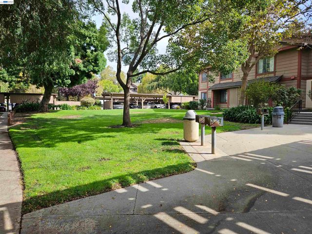 247 E Warren Cmn, Fremont, CA 94539