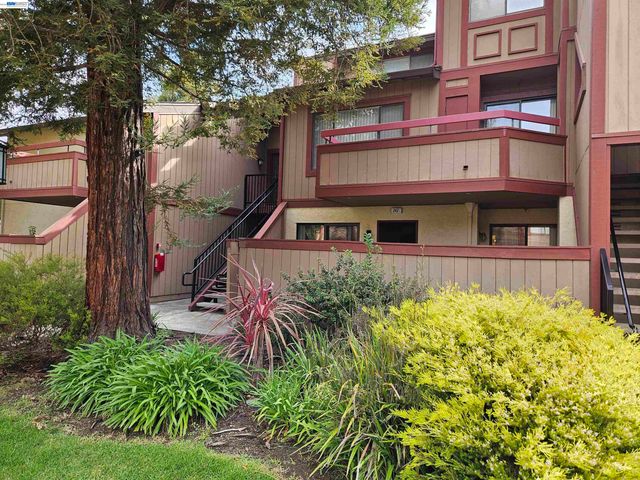 247 E Warren Cmn, Fremont, CA 94539