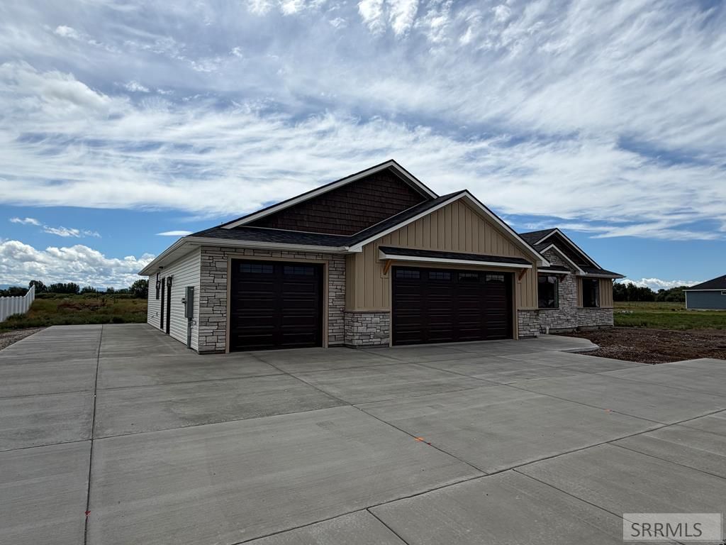 Image 2 of property listing at 1126 Castle Pines Road, Rexburg, ID 83440