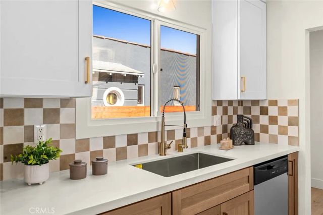 3630 W 61st, Los Angeles, CA 90043