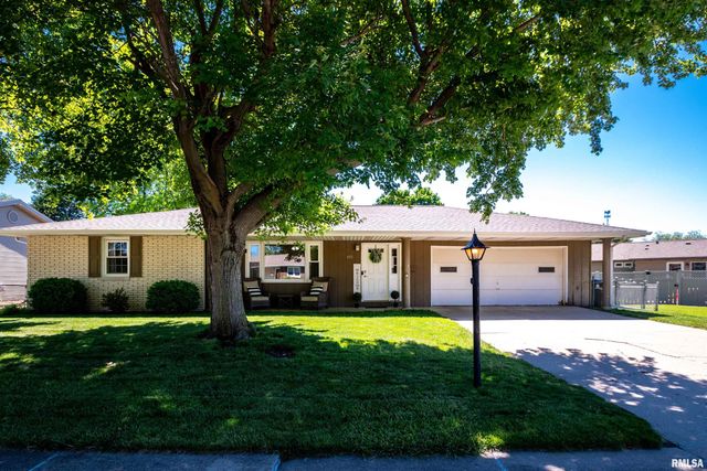 415 RIDGECREST Drive, Washington, IL 61571