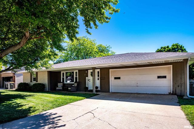 415 RIDGECREST Drive, Washington, IL 61571