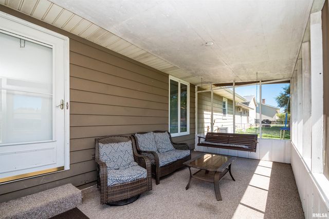415 RIDGECREST Drive, Washington, IL 61571