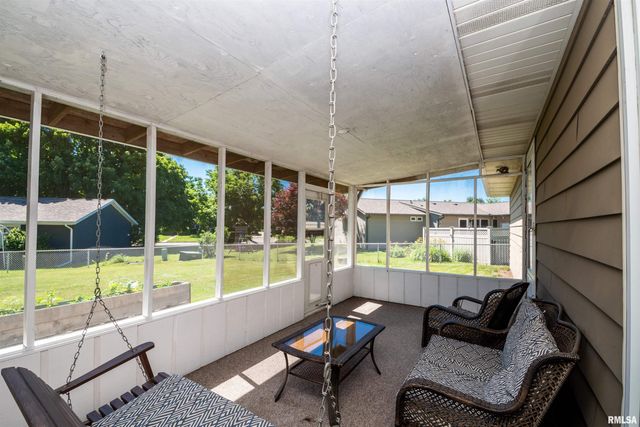 415 RIDGECREST Drive, Washington, IL 61571
