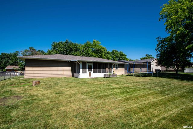 415 RIDGECREST Drive, Washington, IL 61571