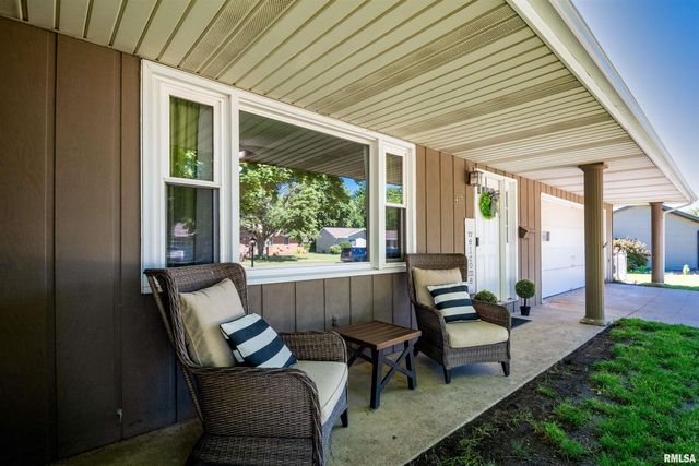 415 RIDGECREST Drive, Washington, IL 61571
