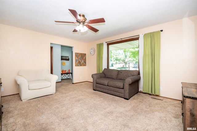 415 RIDGECREST Drive, Washington, IL 61571