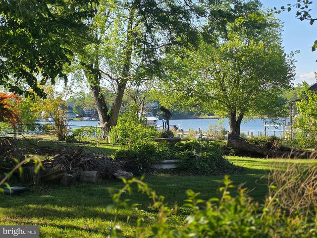 145 EDGEWATER DR, Edgewater, MD 21037