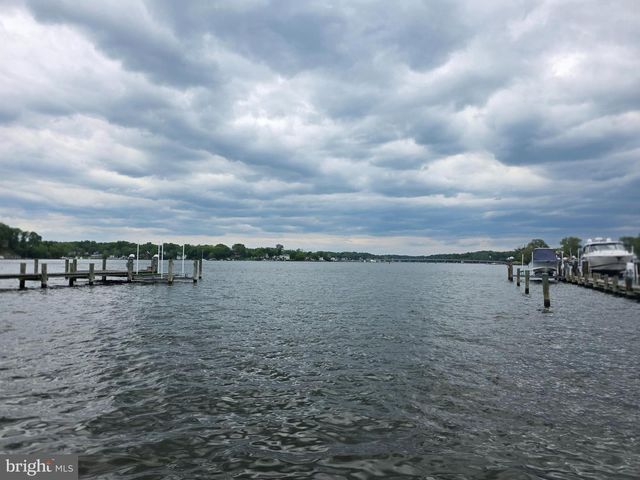 145 EDGEWATER DR, Edgewater, MD 21037
