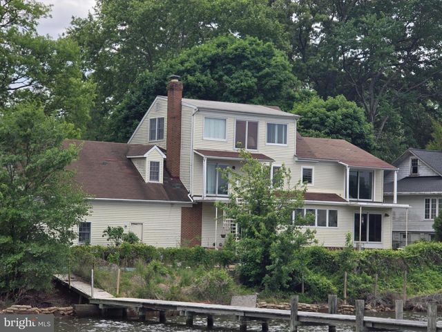 145 EDGEWATER DR, Edgewater, MD 21037