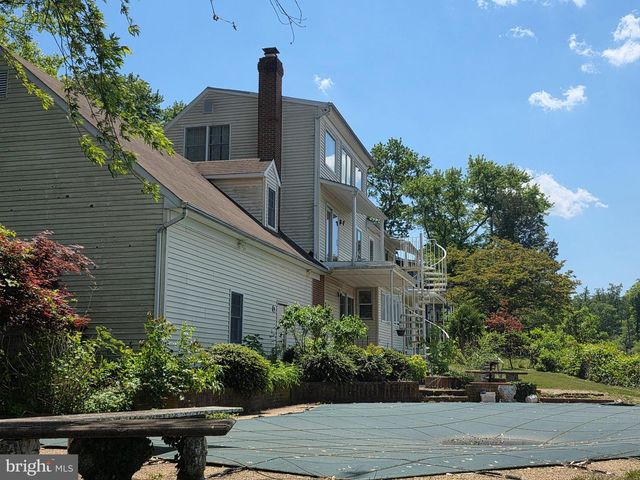 145 EDGEWATER DR, Edgewater, MD 21037