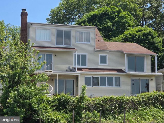 145 EDGEWATER DR, Edgewater, MD 21037