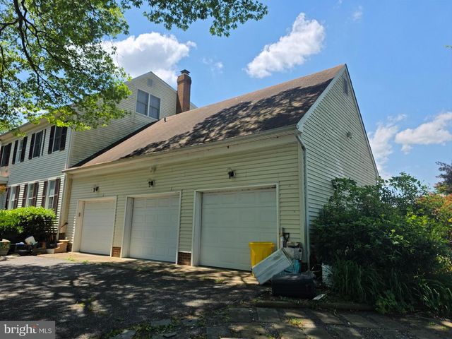 145 EDGEWATER DR, Edgewater, MD 21037