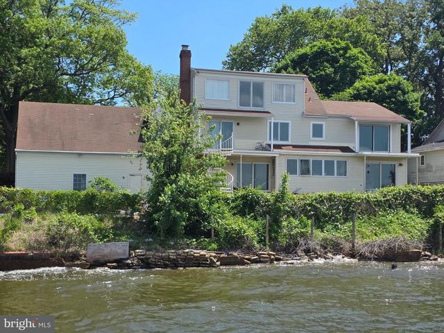145 EDGEWATER DR, Edgewater, MD 21037