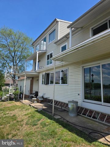 145 EDGEWATER DR, Edgewater, MD 21037