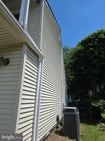 145 EDGEWATER DR, Edgewater, MD 21037