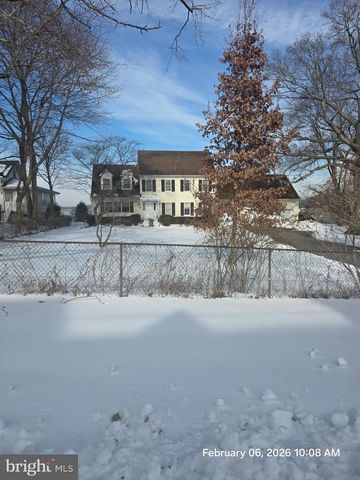 145 EDGEWATER DR, Edgewater, MD 21037