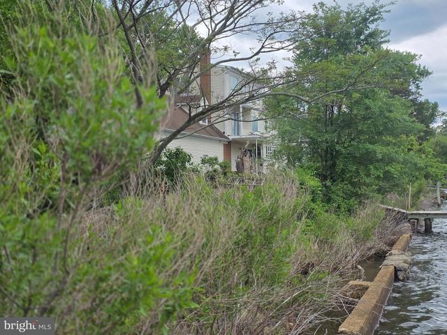 145 EDGEWATER DR, Edgewater, MD 21037